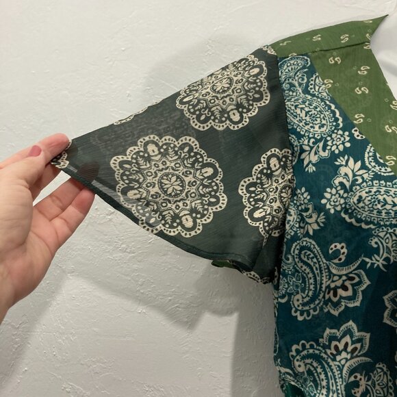 NWT Guess Blouse Short sleeve Ferra Top Sheer Bandana Print Green Side Tie M - Picture 11 of 13